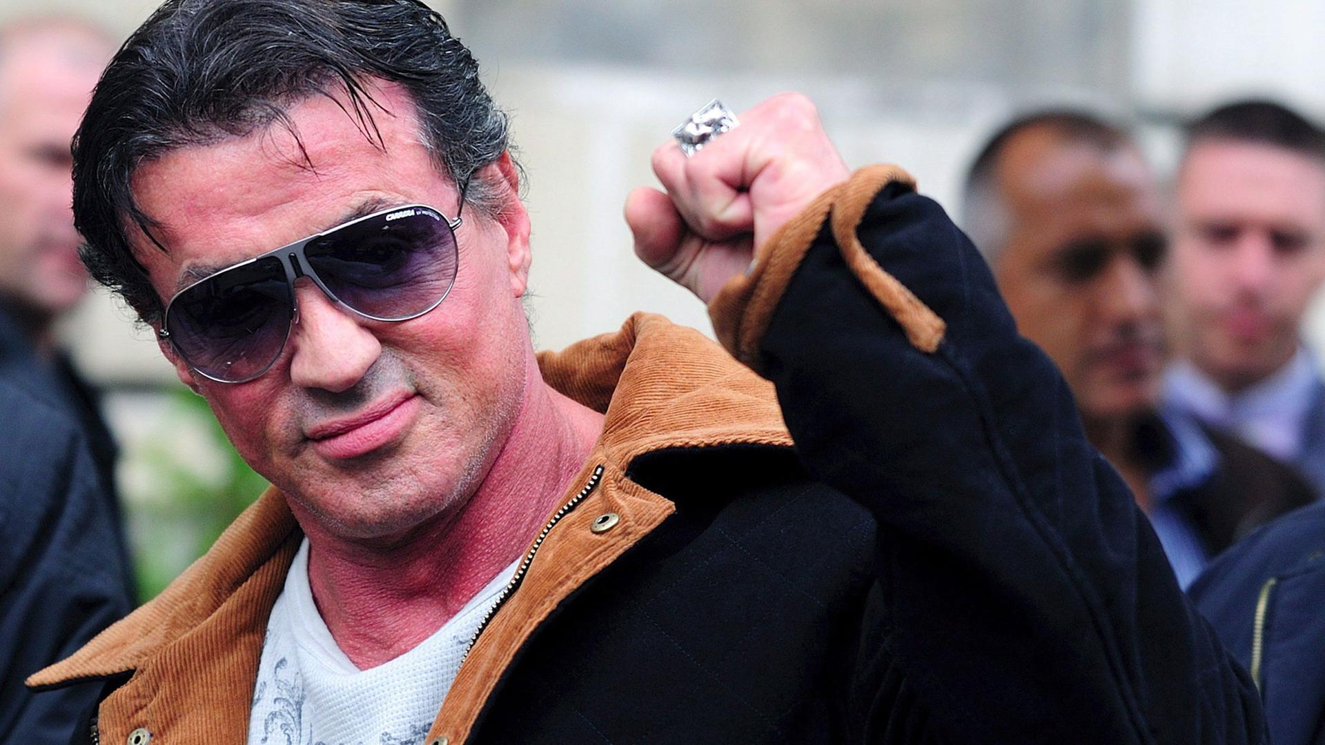 Sylvester Stallone während eines Besuchs in Sofia, Bulgarien (2008). Sylvester Stallone während eines Besuchs in Sofia, Bulgarien (2008).