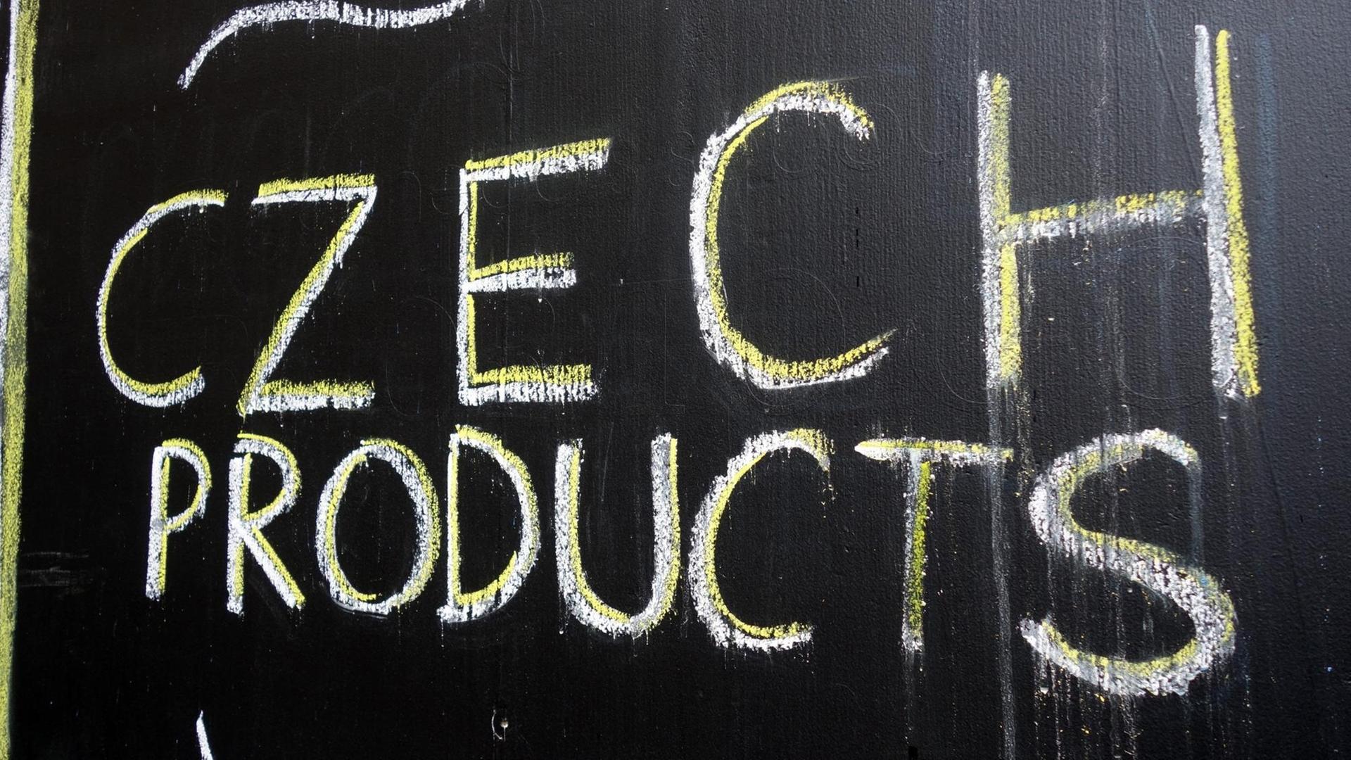 Detail einer Werbetafel mit der Aufschrift Czech products (tschechische Produkte)