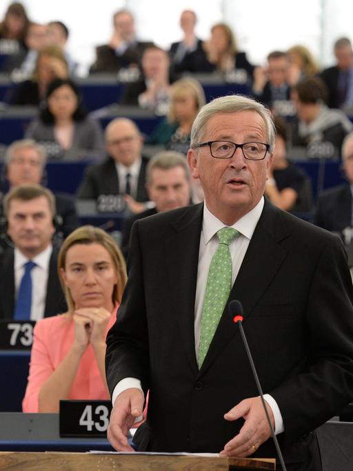 Der Luxemburger Jean-Claude Juncker bei der Vorstellung seiner Pläne und Kandidaten im Europaparlament.
