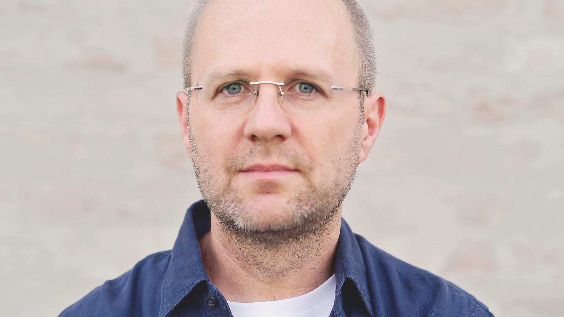 Der Autor Klaus Cäsar Zehrer.