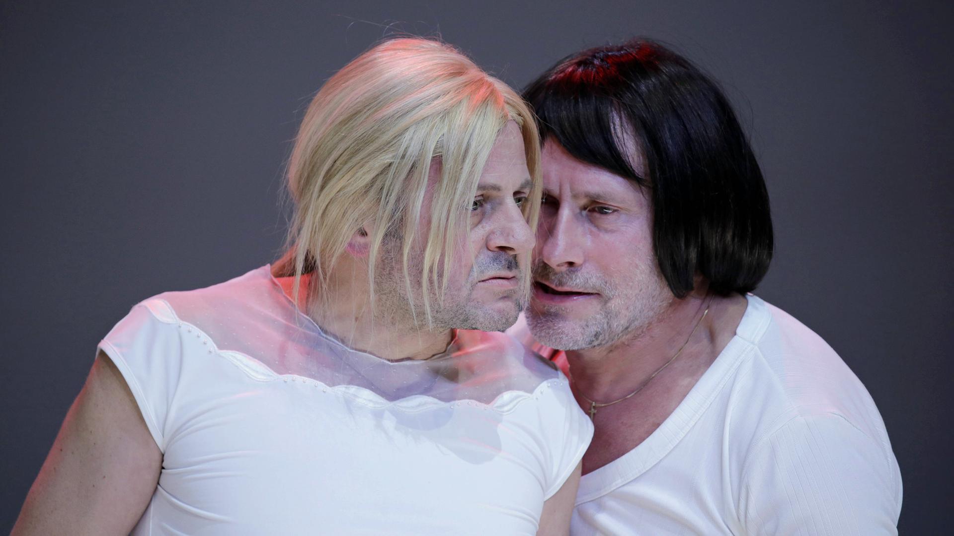 Samuel Finzi und Wolfram Koch bei einer Probe für Jean Genets "Die Zofen" am Deutschen Theater im Berlin; Regie: Ivan Panteleev Samuel Finzi und Wolfram Koch bei einer Probe für Jean Genets "Die Zofen" am Deutschen Theater im Berlin; Regie: Ivan Panteleev