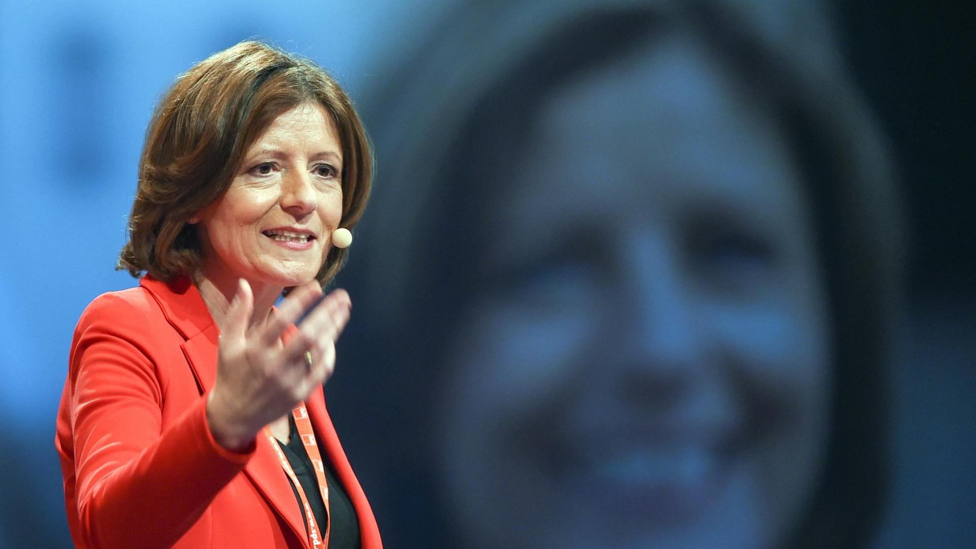Die rheinland-pfälzische Ministerpräsidentin Malu Dreyer bei einer Rede am 23.1.2016. Die rheinland-pfälzische Ministerpräsidentin Malu Dreyer bei einer Rede am 23.1.2016.
