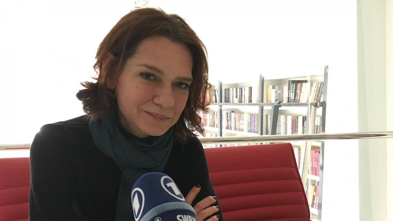 Die türkische Schriftstellerin Aslı Erdoğan. Die türkische Schriftstellerin Aslı Erdoğan.