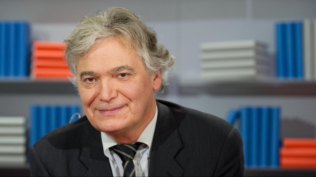 Thomas Steinfeld , aufgenommen am 10.10.2010 auf der 62. Frankfurter Buchmesse in Frankfurt am Main. | Verwendung weltweit Thomas Steinfeld , aufgenommen am 10.10.2010 auf der 62. Frankfurter Buchmesse in Frankfurt am Main. | Verwendung weltweit