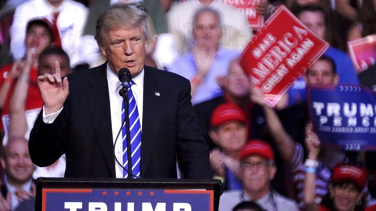 Donald Trump bei einer Rede in Sunrise, Florida am 10. August 2016 Donald Trump bei einer Rede in Sunrise, Florida am 10. August 2016