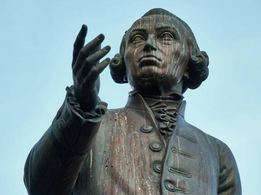 Statue von Immanuel Kant in Kaliningrad.