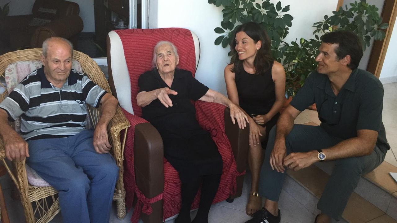 Samiha Shafy und Klaus Brinkbäumer zu Besuch bei Claudina Melis auf Sardinien Samiha Shafy und Klaus Brinkbäumer zu Besuch bei Claudina Melis auf Sardinien