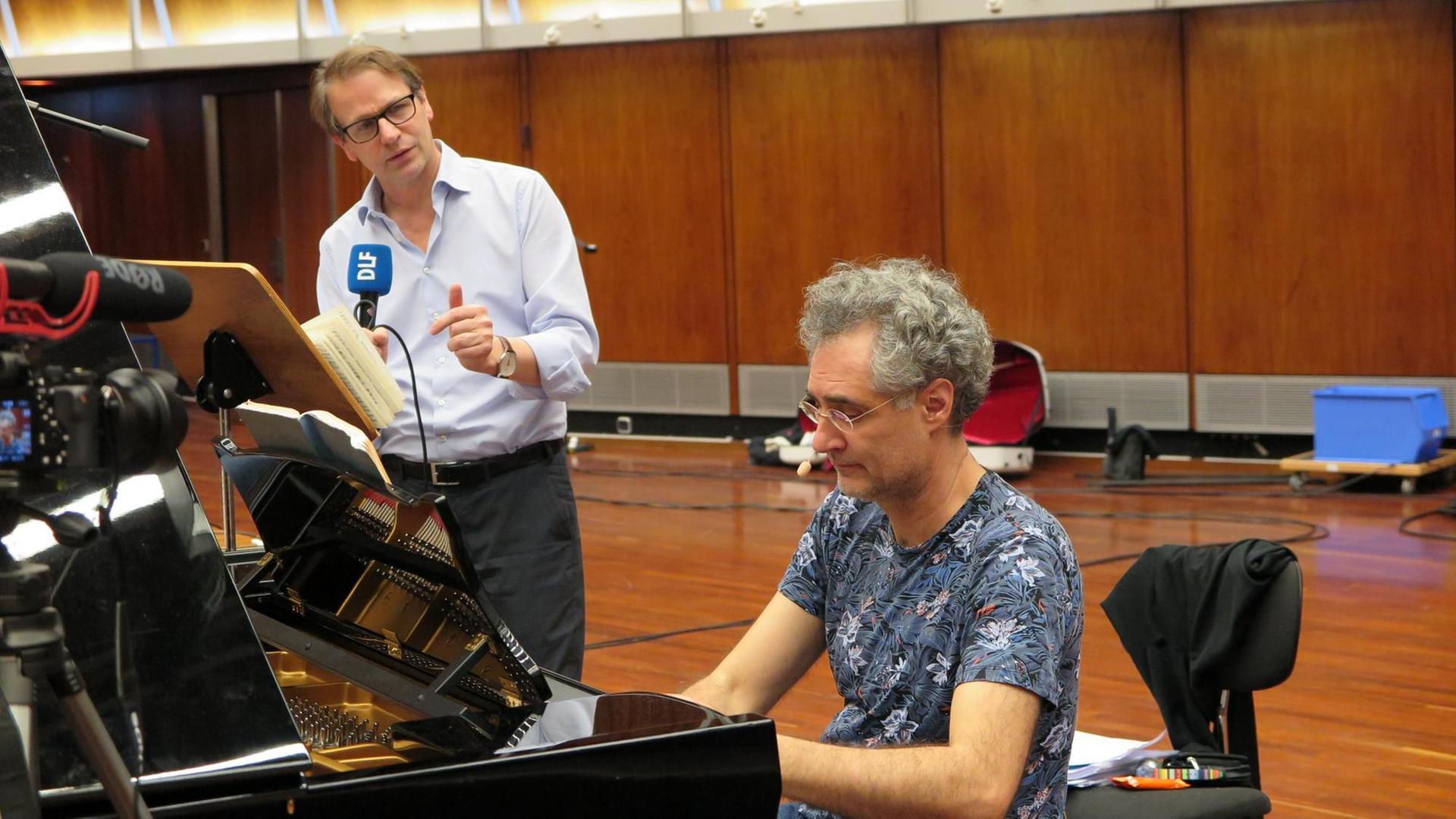 Der Pianist Matthias Kirschnereit im Gespräch mit Christoph Schmitz über die 3. Klaviersonate von Johannes Brahms im Deutschlandfunk Kammermusiksaal.