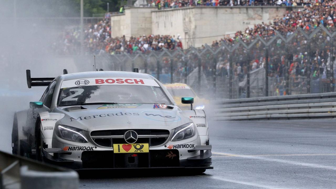 Mercedes-Fahrer Gary Paffett beim DTM-Lauf auf dem Norisring am 24.07.2017. Mercedes-Fahrer Gary Paffett beim DTM-Lauf auf dem Norisring am 24.07.2017.