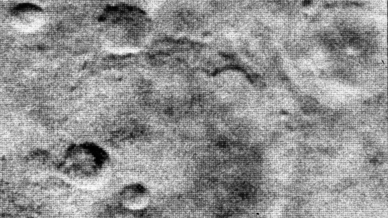 Marskrater, aufgenommen von Mariner 4