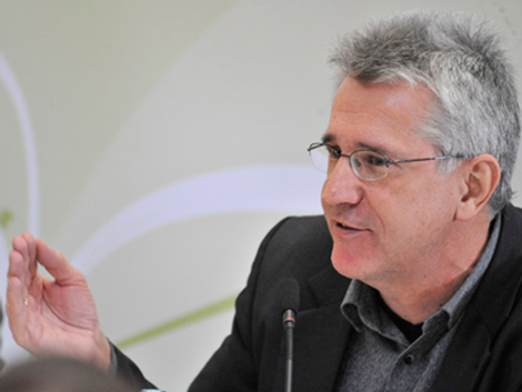 Der Literaturkritiker Helmut Böttiger während der Leipziger Buchmesse 2013. Der Literaturkritiker Helmut Böttiger während der Leipziger Buchmesse 2013.