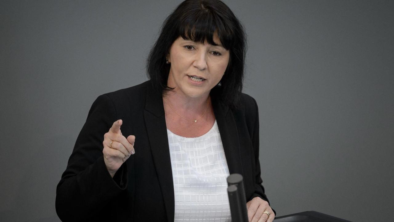 Joana Cotar, AfD, spricht bei der Plenarsitzung des Deutschen Bundestag...</p>

                        <a href=