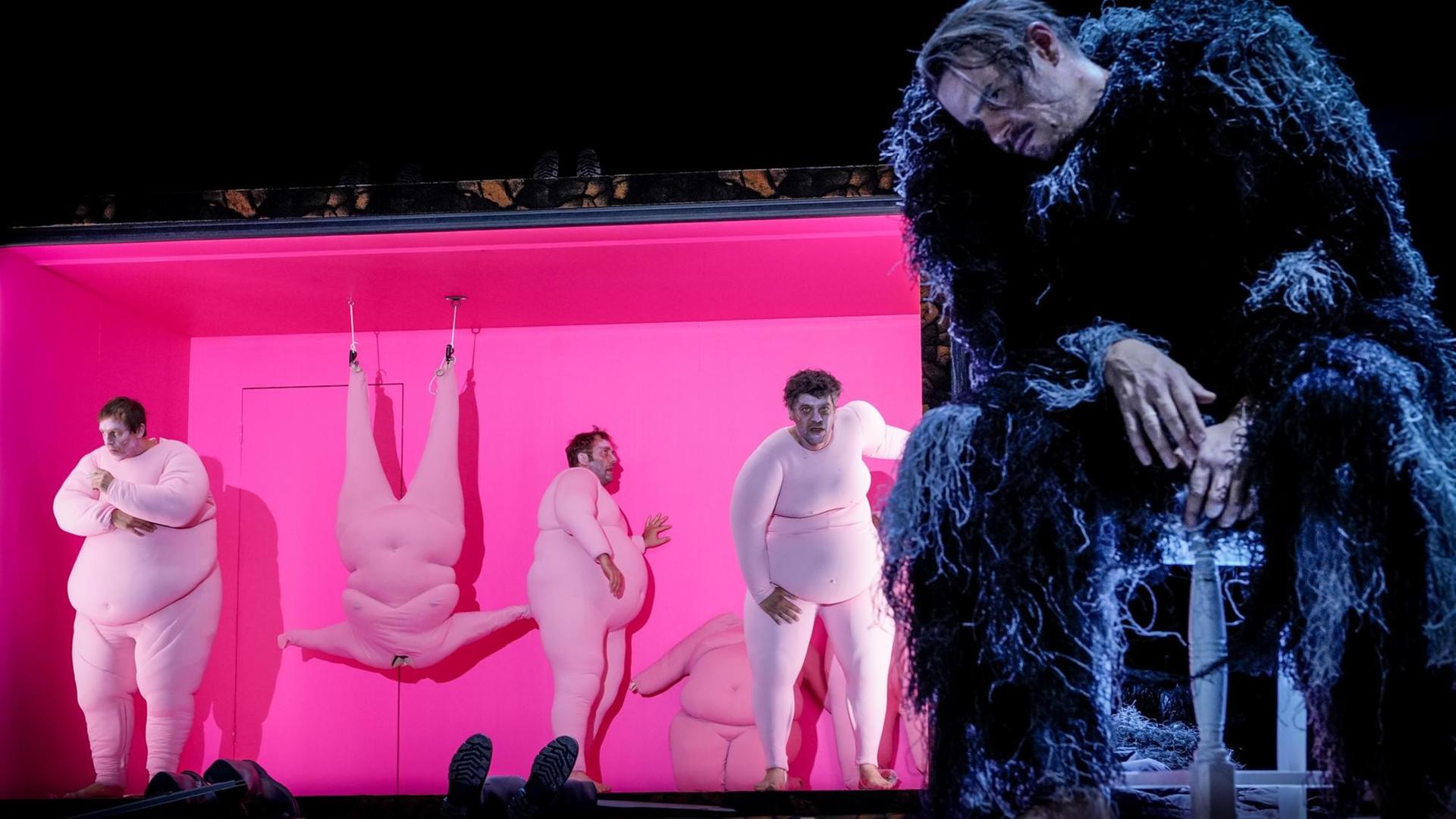 Jan-Peter Kampwirth, Samuel Weiss, Carlo Ljubek und Tilman Strauß (v.l.n.r.) in "Serotonin" am Hamburger Schauspielhaus Jan-Peter Kampwirth, Samuel Weiss, Carlo Ljubek und Tilman Strauß (v.l.n.r.) in "Serotonin" am Hamburger Schauspielhaus