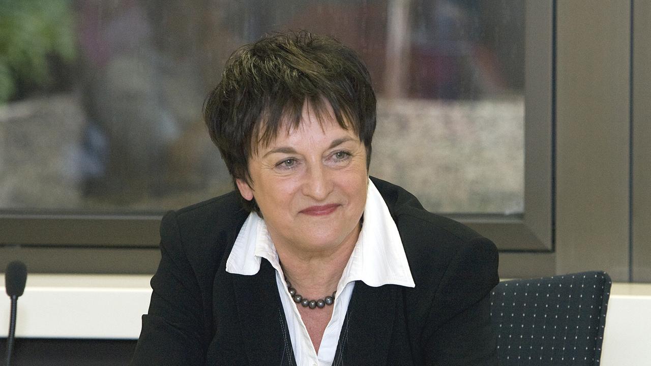 Brigitte Zypries rät zu mehr Gelassenheit im Umgang mit "Drecksmails". Die Etikette im Netz sei anders als im persönlichen Umgang. Brigitte Zypries rät zu mehr Gelassenheit im Umgang mit "Drecksmails". Die Etikette im Netz sei anders als im persönlichen Umgang.