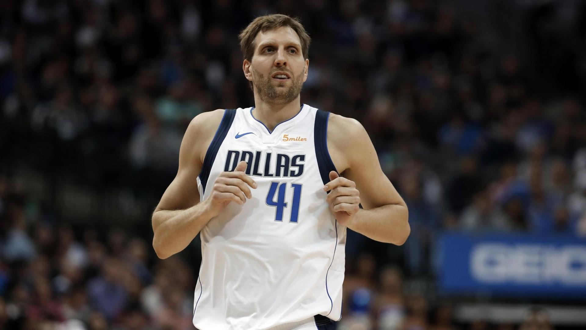 Dirk Nowitzki im Spiel gegen die New Orleans Pelicans Dirk Nowitzki im Spiel gegen die New Orleans Pelicans