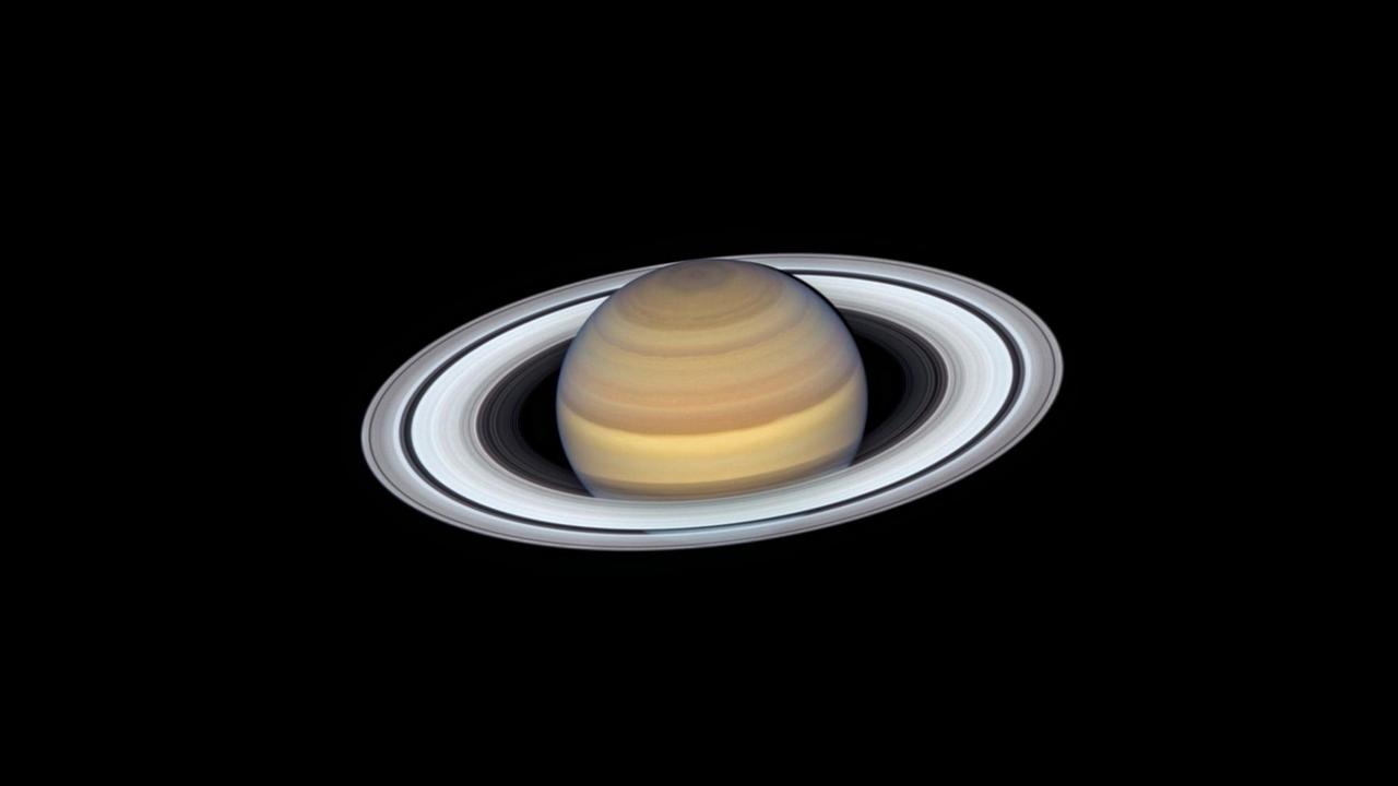 Saturno con anillos abiertos