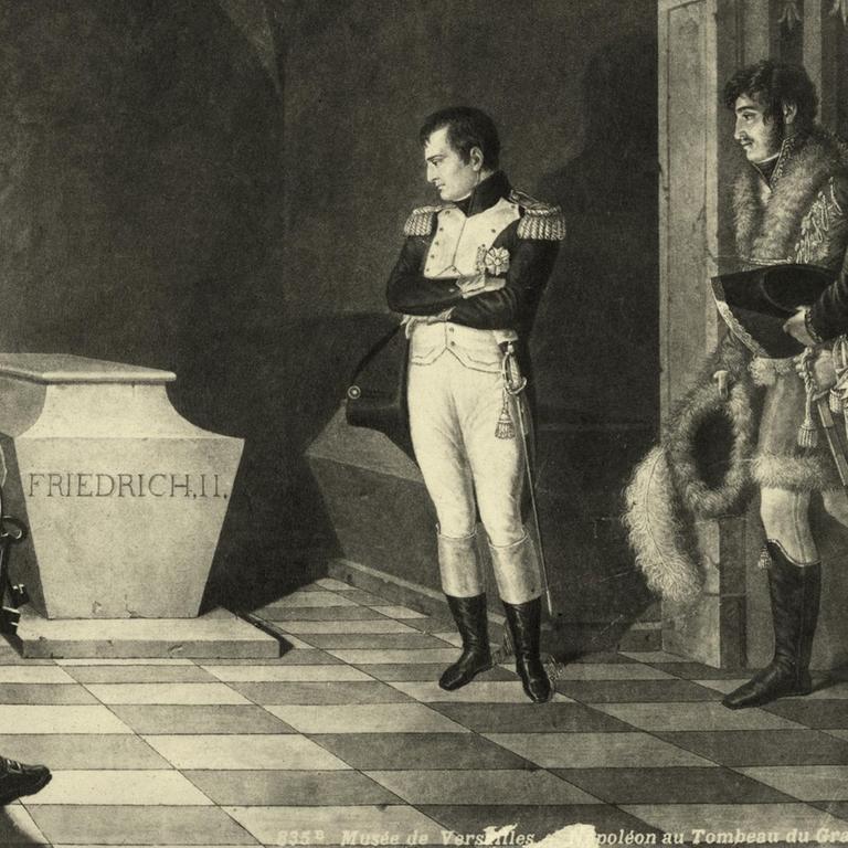 'Napoleon am Sarge Friedrichs des Grossen' in der Garnisonkirche in Potsdam am 25.Oktober 1806 (mit seinem Bruder Jerome und den Marschällen Murat, Duroc und Berthier). Gemälde von Marie Nicolas Ponce-Camus (1778-1839).