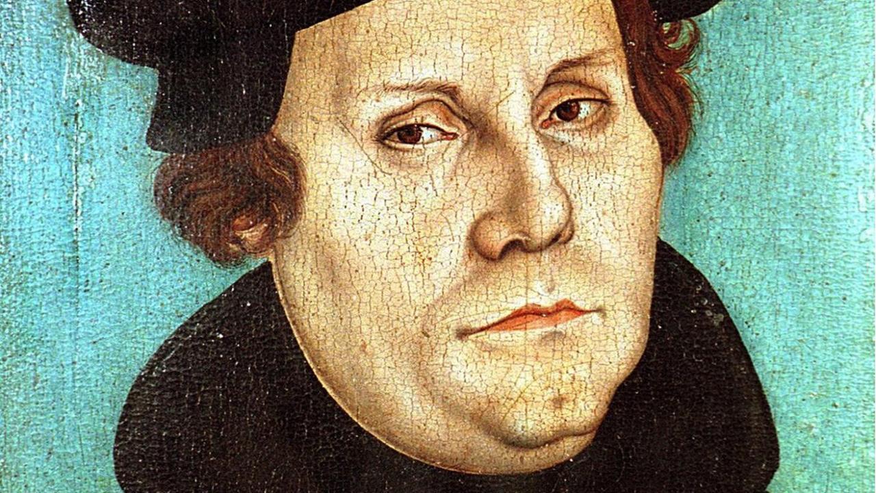 Porträt des Reformators Martin Luther, Ölgemälde auf Holz von Lukas Cranach d.Ae., 1528. Das Bild hängt in der Lutherhalle in Wittenberg, dem grössten reformationsgeschichtlichen Museum der Welt. Porträt des Reformators Martin Luther, Ölgemälde auf Holz von Lukas Cranach d.Ae., 1528. Das Bild hängt in der Lutherhalle in Wittenberg, dem grössten reformationsgeschichtlichen Museum der Welt.