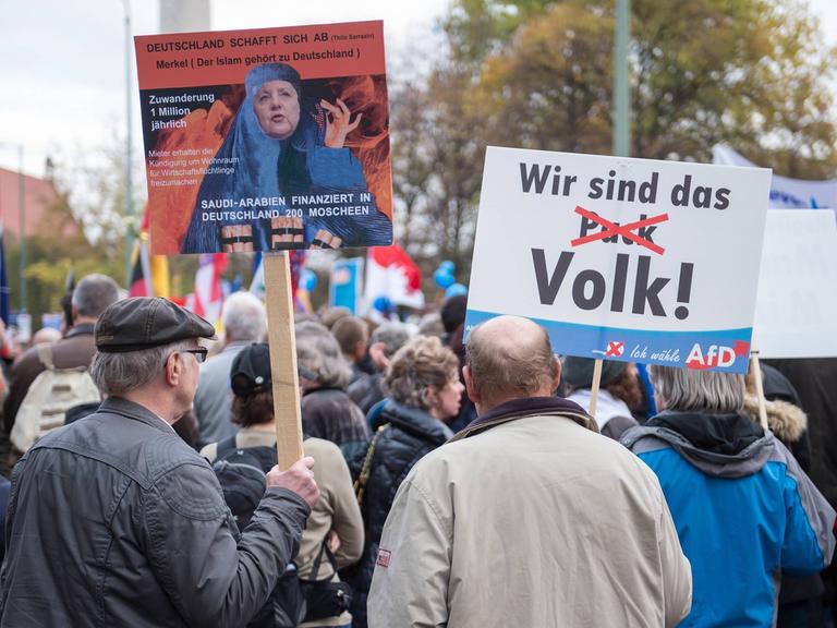 Bis zu 2500 Anhänger der Alternative für Deutschland (AfD) bei einer Demonstration in Berlin
