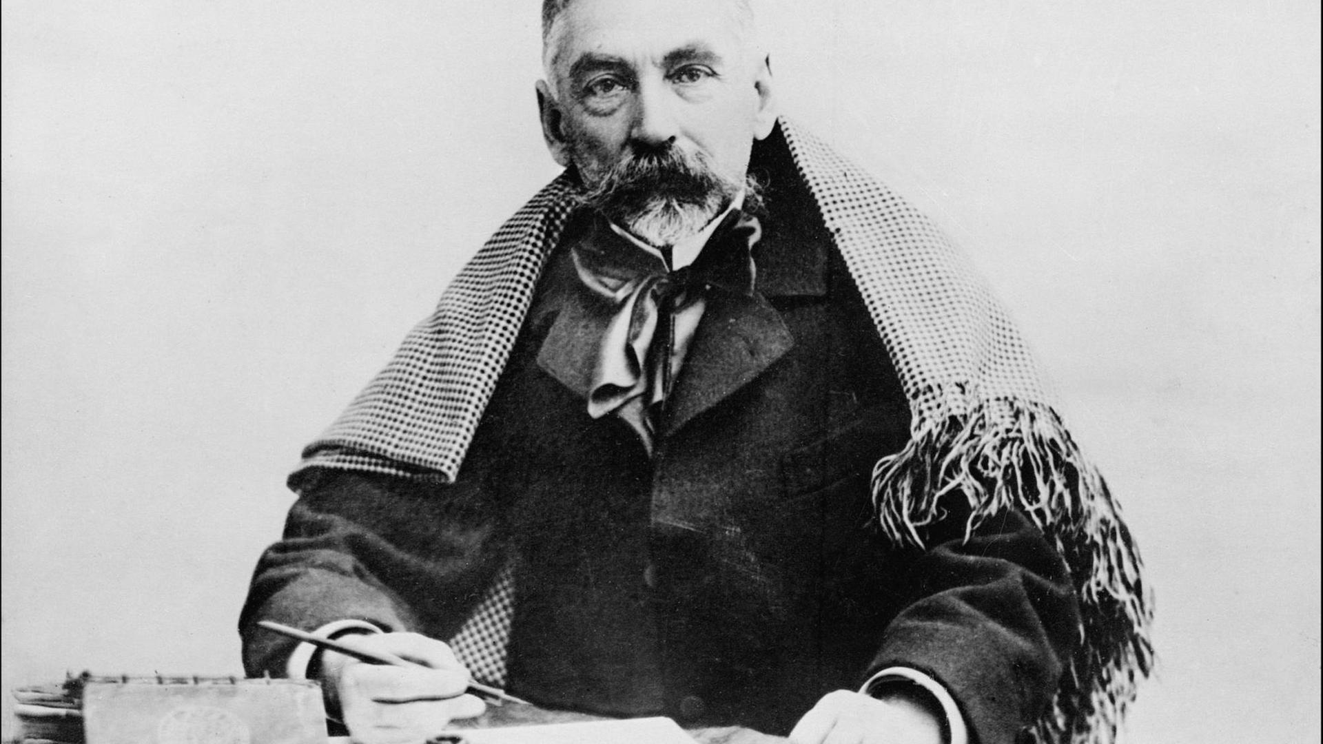 Der französische Schriftsteller Stéphane Mallarmé im Jahr 1893. Der französische Schriftsteller Stéphane Mallarmé im Jahr 1893.