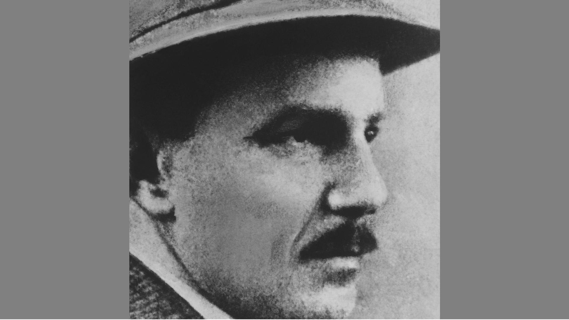 Der Erzähler und Dramatiker Carl Sternheim ("Die Hose", "Der Snob") in einer zeitgenössischen Aufnahme. Er wurde am 1. April 1878 in Leipzig geboren und verstarb am 3. November 1942 in Brüssel. Der Erzähler und Dramatiker Carl Sternheim ("Die Hose", "Der Snob") in einer zeitgenössischen Aufnahme. Er wurde am 1. April 1878 in Leipzig geboren und verstarb am 3. November 1942 in Brüssel.