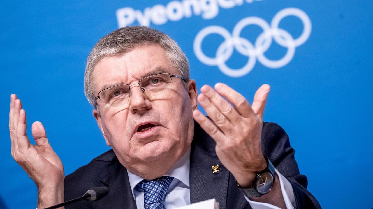 Thomas Bach, Präsident des Internationalen Olympischen Komitees (IOC) spricht bei einer Pressekonferenz im südkoreanischen Pyeongchang. Thomas Bach, Präsident des Internationalen Olympischen Komitees (IOC) spricht bei einer Pressekonferenz im südkoreanischen Pyeongchang.