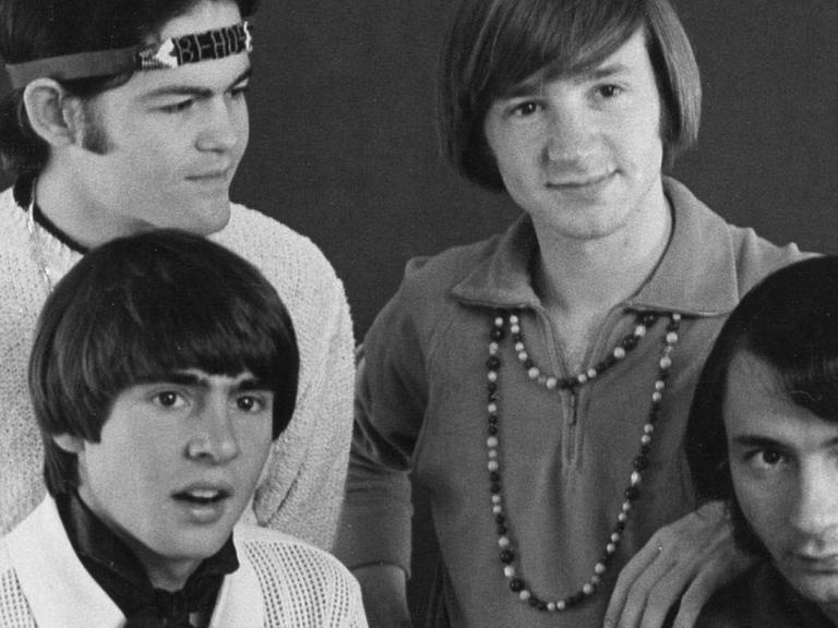Die Monkees: Davy Jones, Mike Nesmith, Peter Tork und Micky Dolenz (von links, entgegen des Urzeigers).
