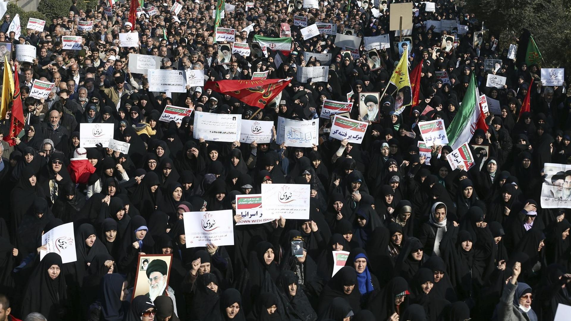 Proteste Im Iran - "Das Frustpotenzial Ist Höher Als 2009 ...