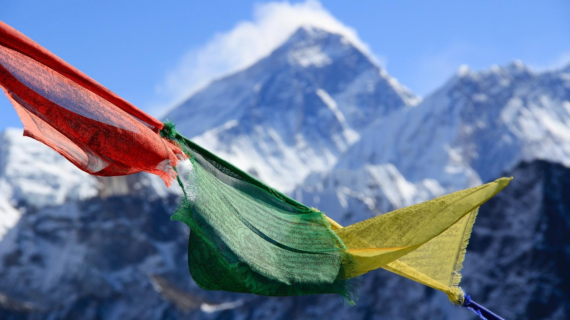 Blick auf das Khumbu Valley in Nepal und den Mount Everest, Chomolungma.