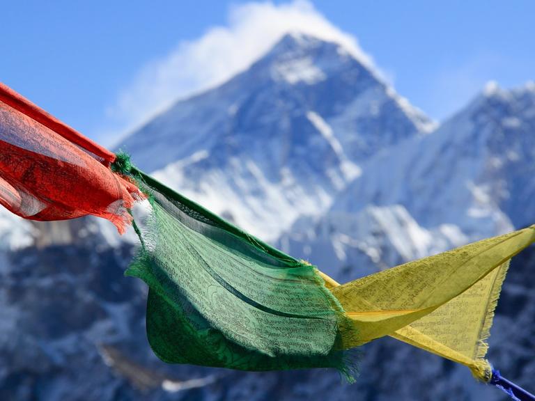 Blick auf das Khumbu Valley in Nepal und den Mount Everest, Chomolungma.
