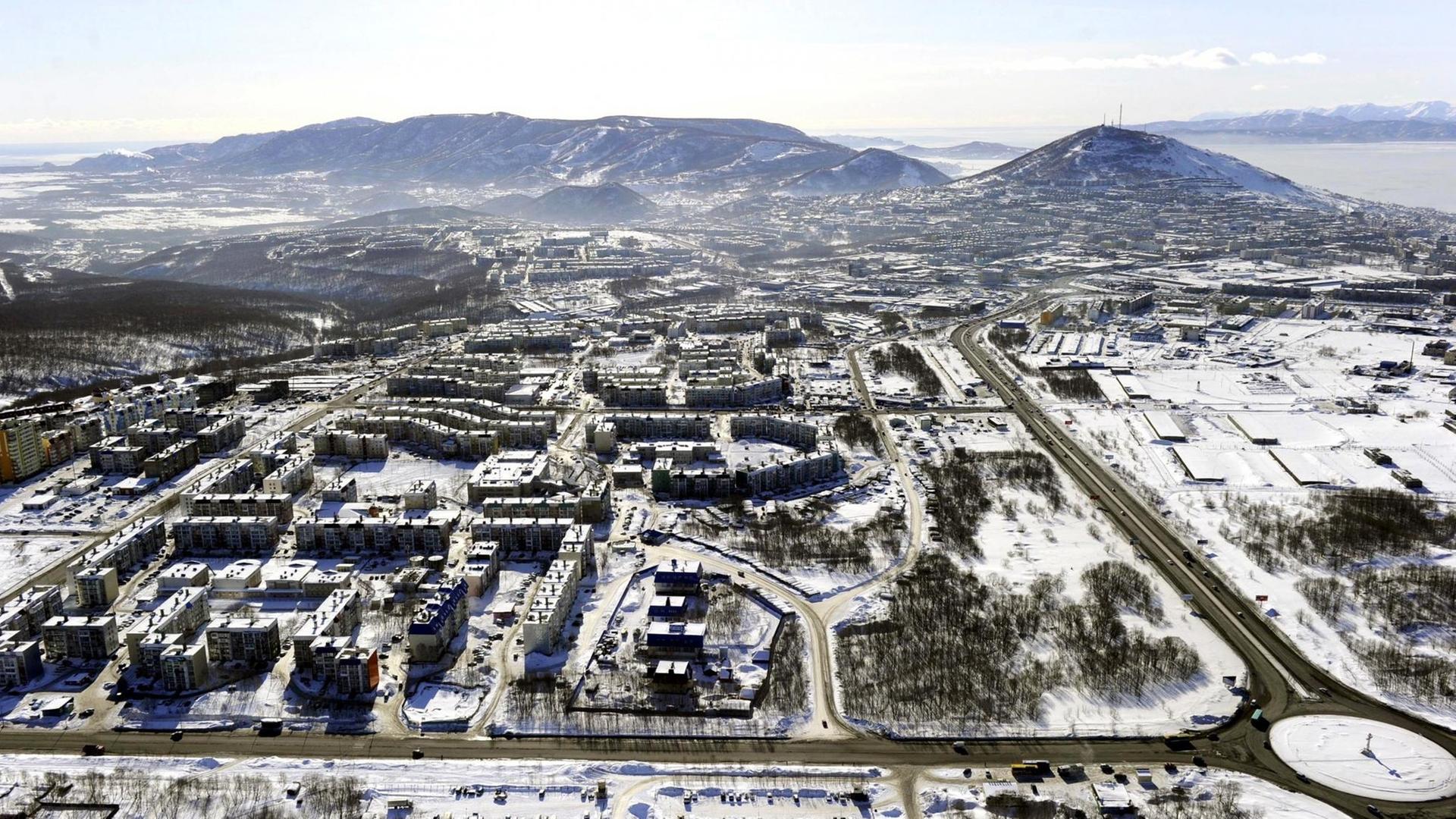 Petropawlowsk-Kamtschatski, die Hauptstadt der Region Kamtschatka. Petropawlowsk-Kamtschatski, die Hauptstadt der Region Kamtschatka.