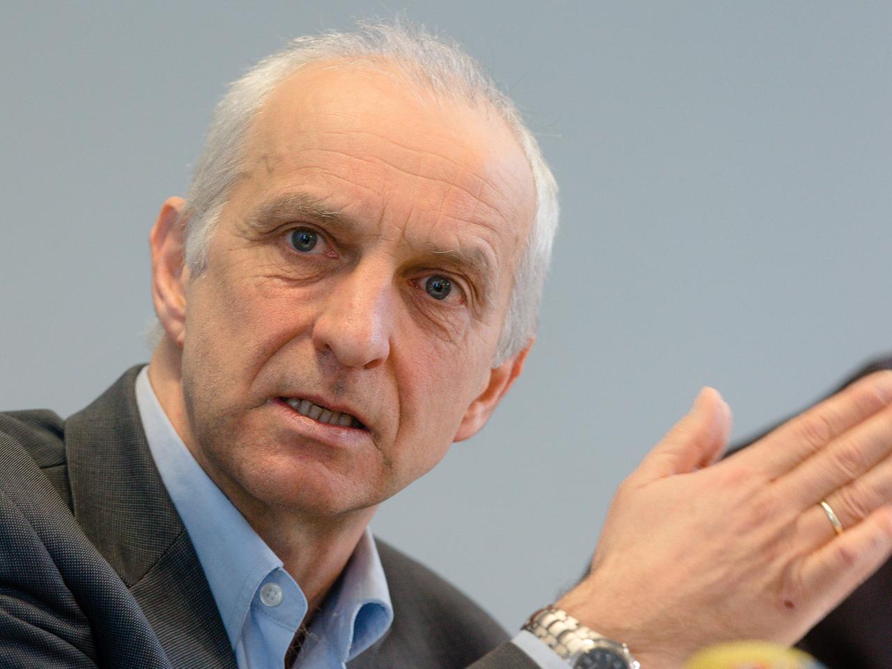 Schleswig-Holsteins Datenschutzbeauftragter Thilo Weichert Schleswig-Holsteins Datenschutzbeauftragter Thilo Weichert