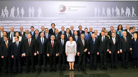 Die Staats- und Regierungschefs beim Abschlussfoto beim EU-Gipfel in Riga