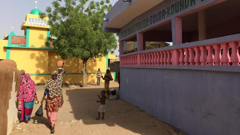 Szene aus dem Dorf Bandiogoula in Mali