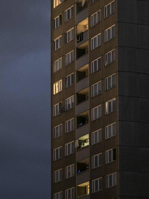Das Foto zeigt einen Plattenbau in Berlin-Lichtenberg.