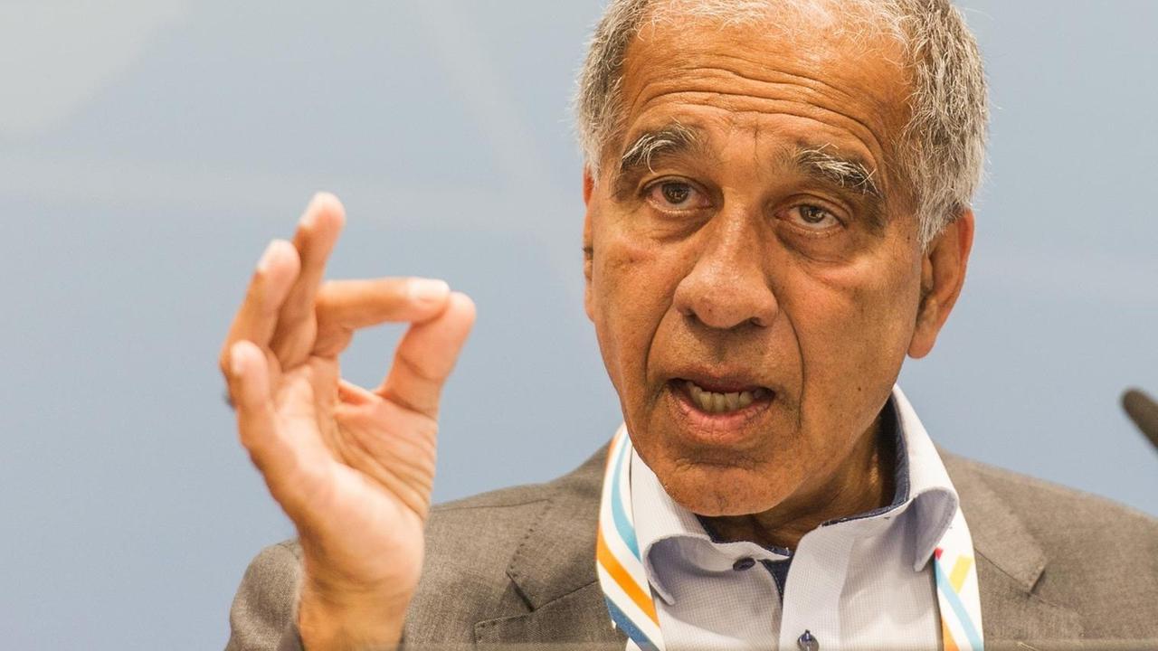 Mojib Latif, Vorsitzender des Deutschen Klima-Konsortiums äußert sich am 06.07.2017 vor Beginn des G20-Gipfels in Hamburg zu Klimafakten. Mojib Latif, Vorsitzender des Deutschen Klima-Konsortiums äußert sich am 06.07.2017 vor Beginn des G20-Gipfels in Hamburg zu Klimafakten.