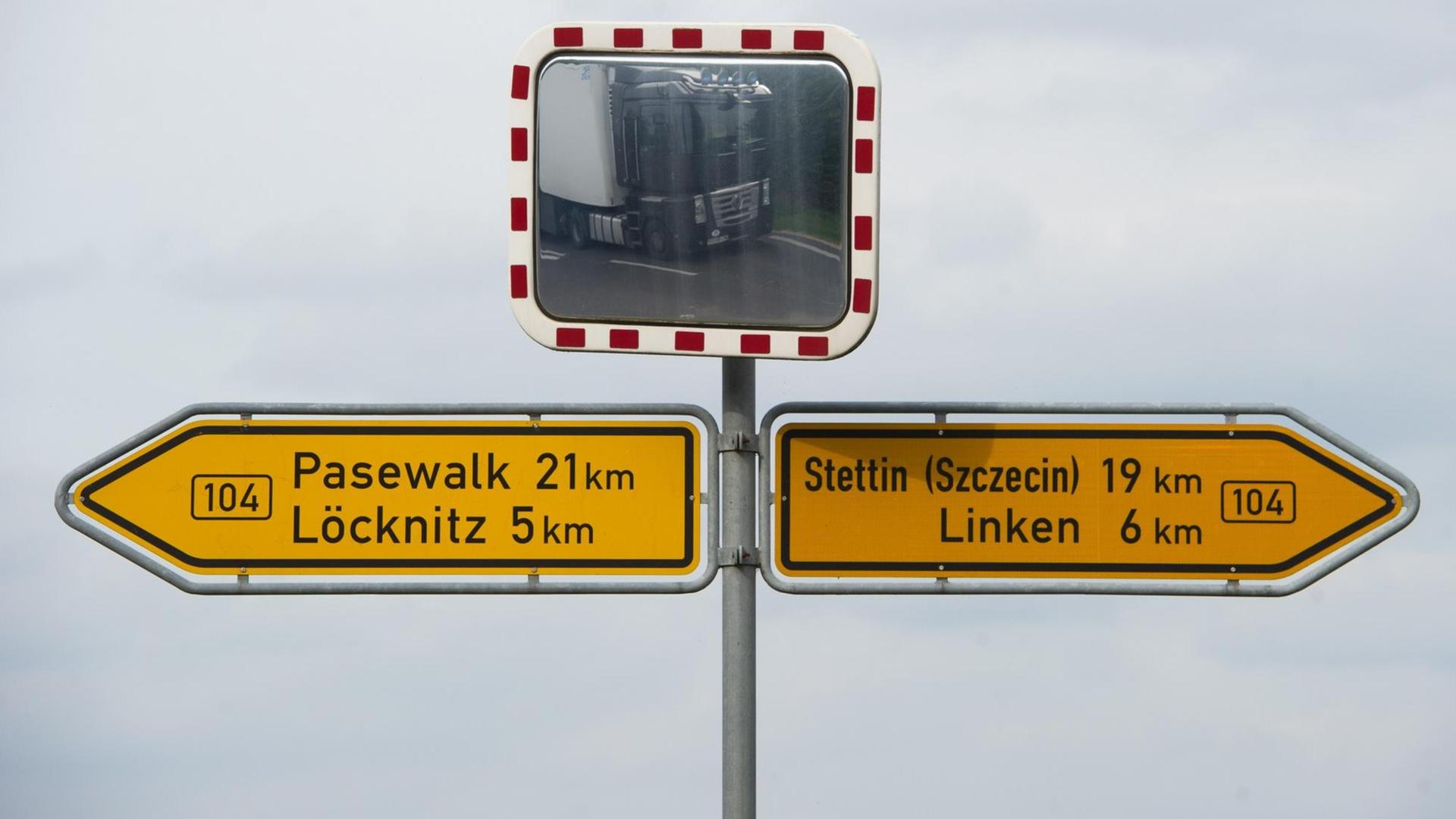 Ein Blick auf die B104 - die Bundesstraße im Grenzgebiet zu Polen. Ein Blick auf die B104 - die Bundesstraße im Grenzgebiet zu Polen.