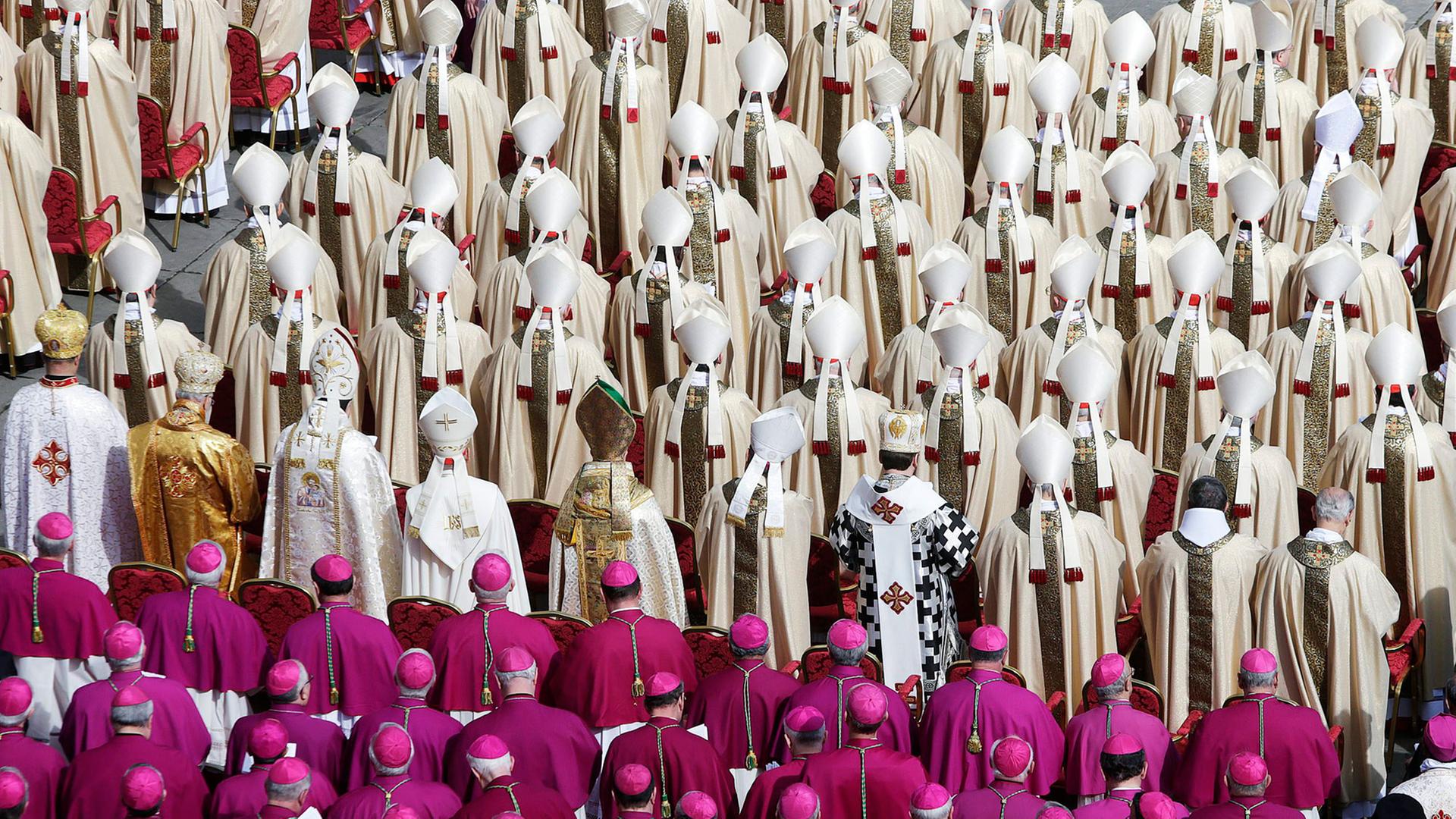 Kardinäle und Bischöfe bei der Messe zur Amtseinführung von Papst Franziskus in Rom am 19.3.2013 Kardinäle und Bischöfe bei der Messe zur Amtseinführung von Papst Franziskus in Rom am 19.3.2013