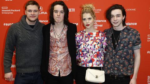 Von links: Die Schauspieler Jack Reynor, Ferdia Walsh-Peelo, Lucy Boynton und Mark McKenna bei der Premiere von "Sing Street" auf dem Sundance Festival.