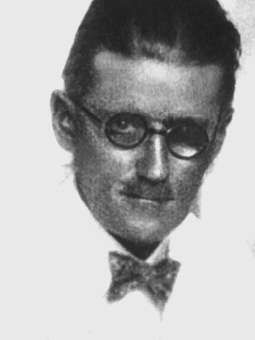 Der irische Schriftsteller James Joyce in einer zeitgenössischen Aufnahme.