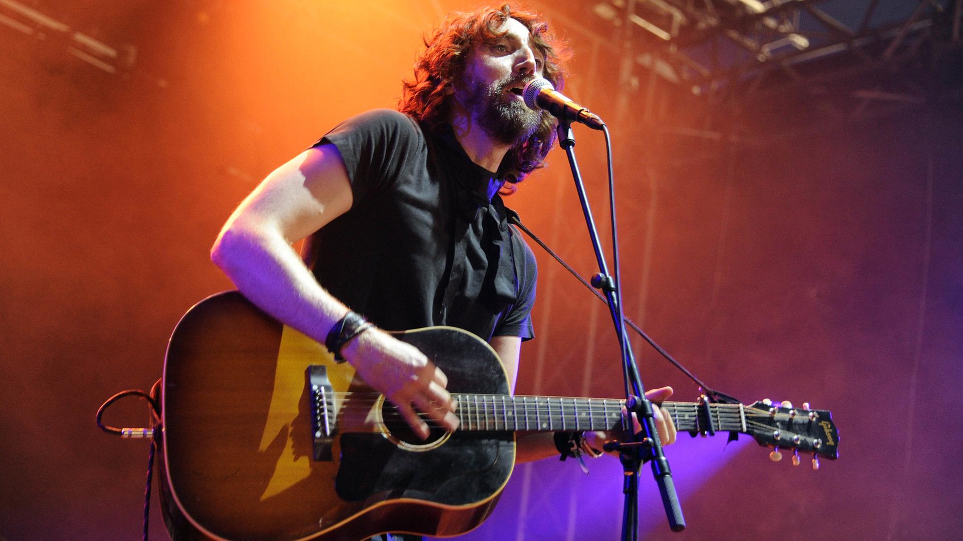 Der britische Musiker Jonathan Jeremiah auf dem A Summer's Tale Open Air Festival 2018: Festival in der Lüneburger Heide Der britische Musiker Jonathan Jeremiah auf dem A Summer's Tale Open Air Festival 2018: Festival in der Lüneburger Heide