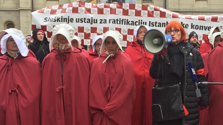 Demonstration in Zagreb für die Ratifizierung der Istanbuler Konvention gegen Gewalt an Frauen