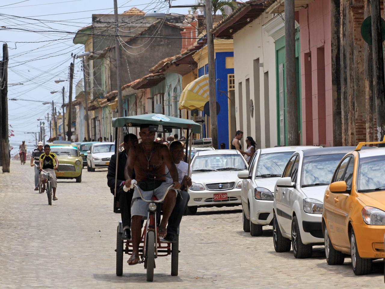Straßenszene in Trinidad, Kuba Straßenszene in Trinidad, Kuba