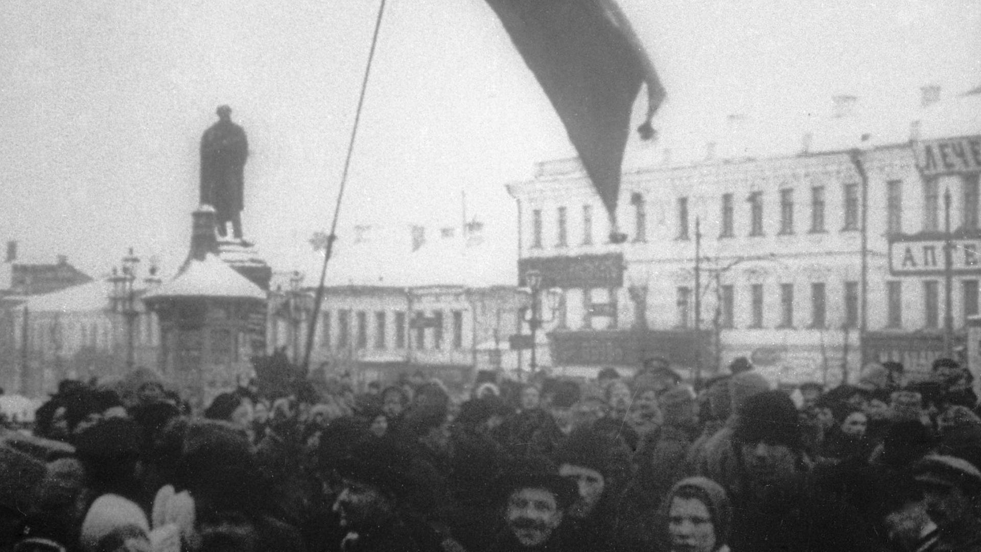 Die Februarrevolution 1917 beendete die Zarenherrschaft in Russland.