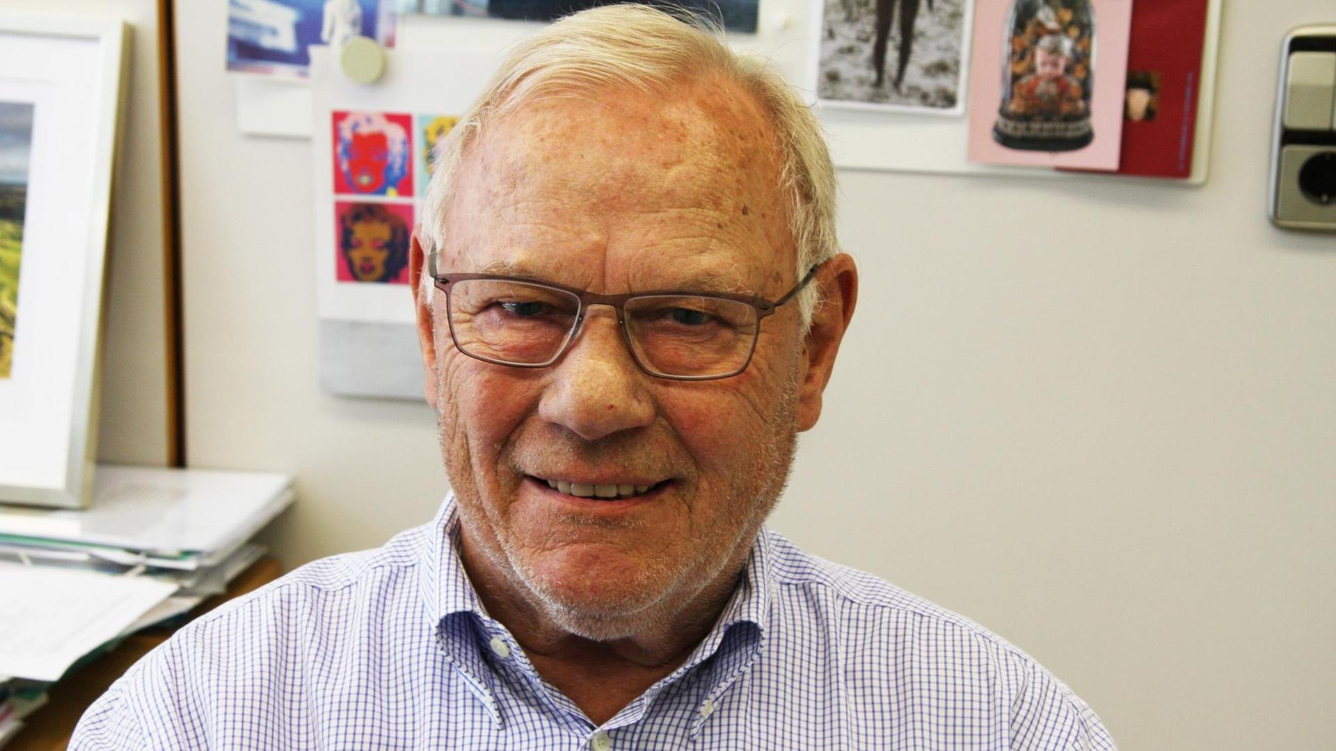Der Stuttgarter Unternehmer und Kunstsammler Josef Froehlich in seinem Büro. Der Stuttgarter Unternehmer und Kunstsammler Josef Froehlich in seinem Büro.