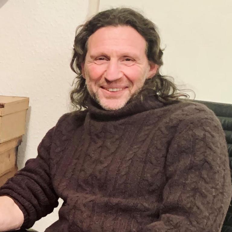 Pogany-Wnendt, Psychotherapeut und Vorsitzender des Arbeitskreises für intergenerationelle Folgen des Holocaust (PAKH) Pogany-Wnendt, Psychotherapeut und Vorsitzender des Arbeitskreises für intergenerationelle Folgen des Holocaust (PAKH)