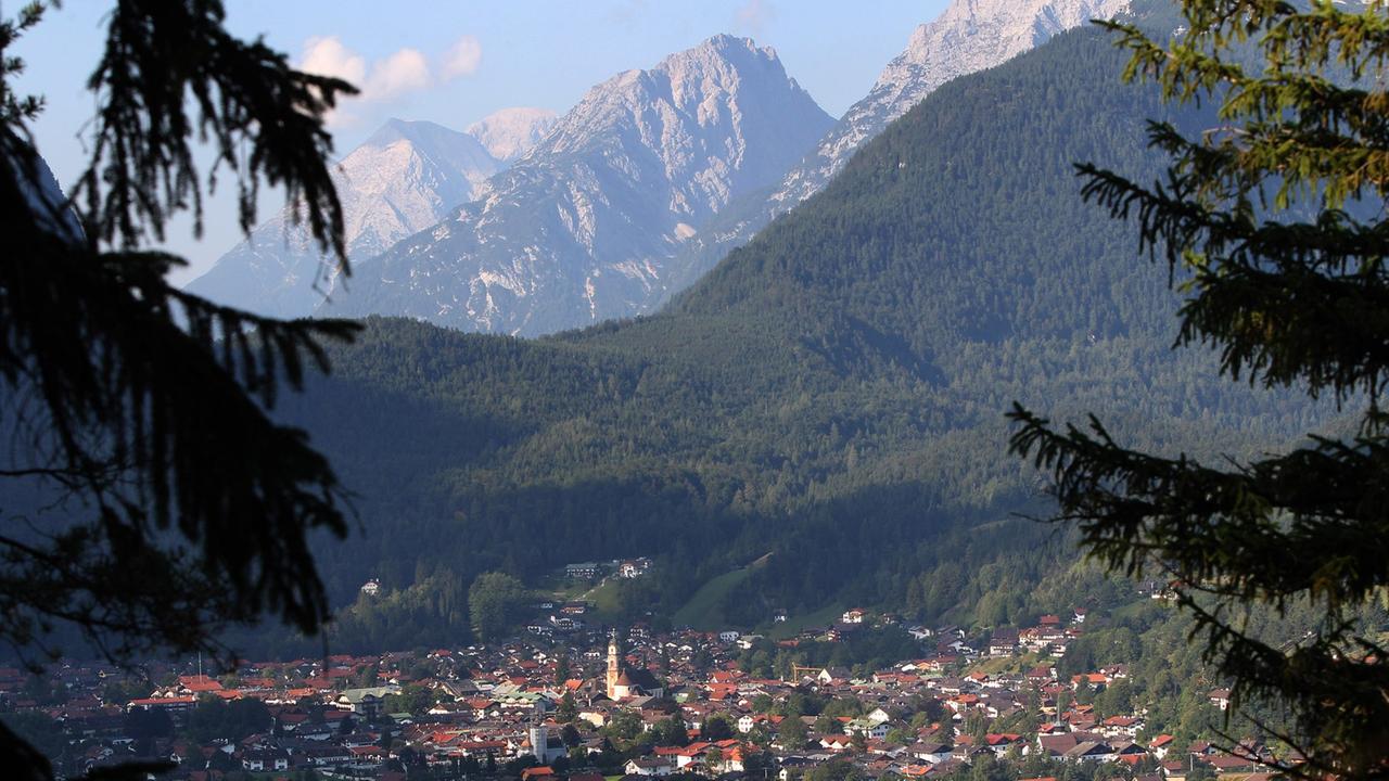 Die Stadt Mittenwald (Bayern) Die Stadt Mittenwald (Bayern)