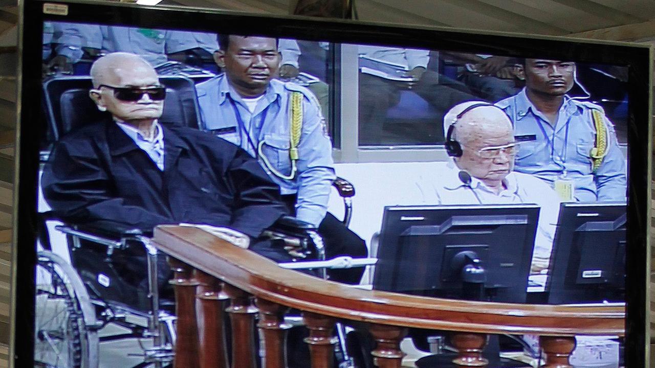Lebenslange Haft für ehemalige Rote-Khmer-Anführer. Urteilsverkündung. Lebenslange Haft für ehemalige Rote-Khmer-Anführer. Urteilsverkündung.