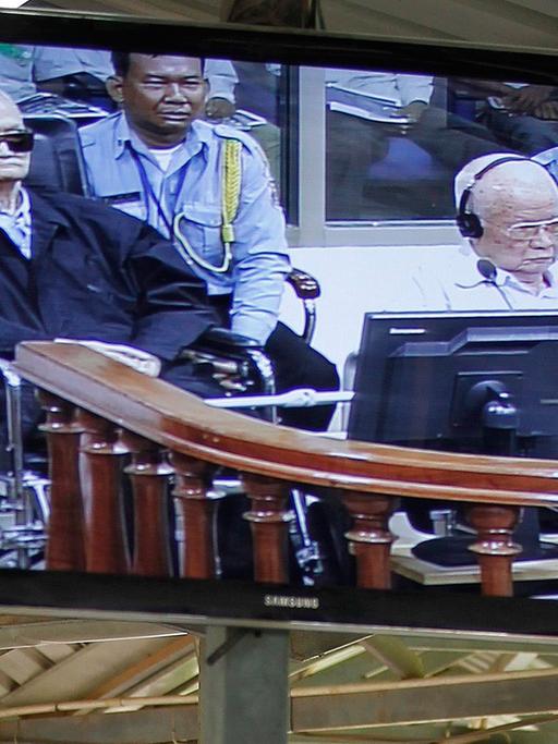 Lebenslange Haft für ehemalige Rote-Khmer-Anführer. Urteilsverkündung.