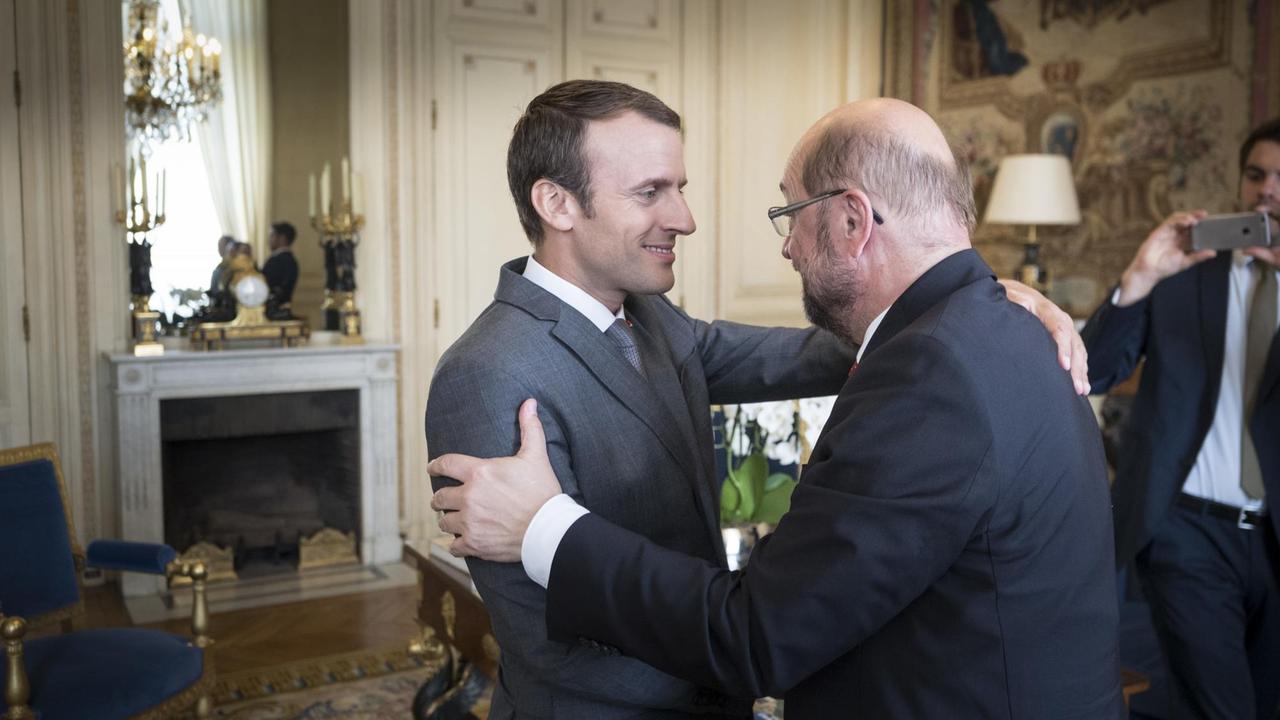 SPD-Kanzlerkandidat Schulz trifft im Elysee-Palast in Paris mit Präsident Macron zusammen SPD-Kanzlerkandidat Schulz trifft im Elysee-Palast in Paris mit Präsident Macron zusammen